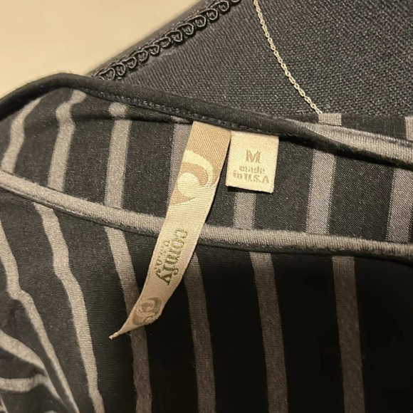 Black and Gray Striped Comfy USA Blouse - Picture 4 of 5